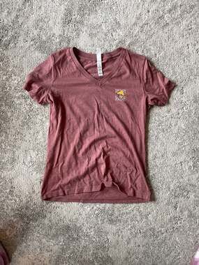 The Salty Dog Cafe Hilton Head Island V-Neck Graphic T-Shirt Size Small